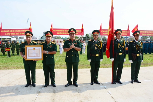 Lực lượng vũ trang tỉnh Long An đón nhận Huân chương Bảo vệ Tổ quốc hạng Nhì